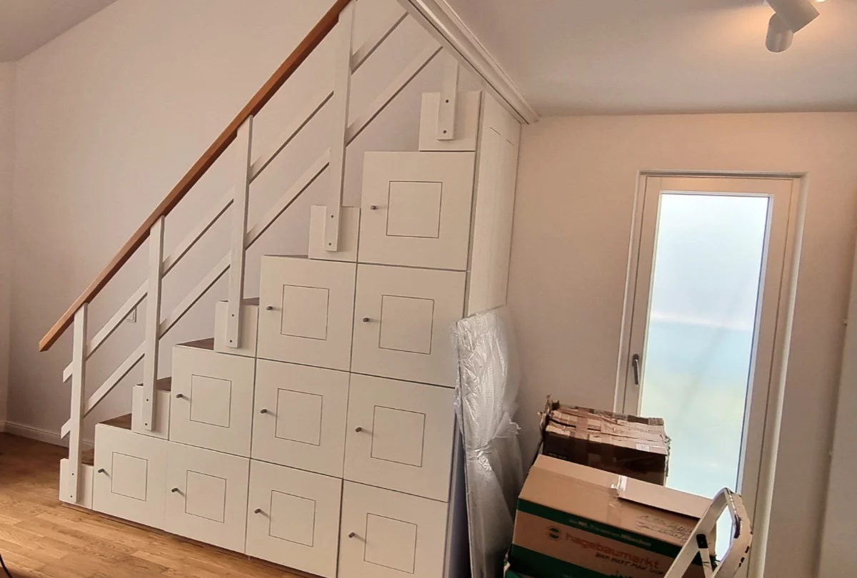Maßgefertigter Treppenschrank in München-Nymphenburg